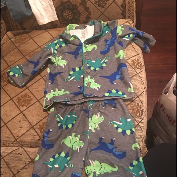 Dinosaurs 🦕 pajamas so cute - Picture 1 of 2